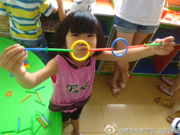 7��8����8��15����ɽ�|������W(xu��)���y�ֈ�(zh��)��(m��ng)�����Z(y��)�������(w��)�F(tu��n)��ɽ�|�Ͳ��e�k�˞���37��Ĺ�����(d��ng)�������������؅^(q��)���L�@����ͯ�ļ�ͥ���˽Ⲣӛ��@����ͯ����ͽ�����r���_(k��i)չ�o(w��)�ϵK���Z(y��)��Ӗ(x��n)�ࡣ�D��ɽ�|ʡ�Ͳ��а��`����(f��)���ĵĺ��ӂ�չʾ�����Ą�(chu��ng)���ֹ���