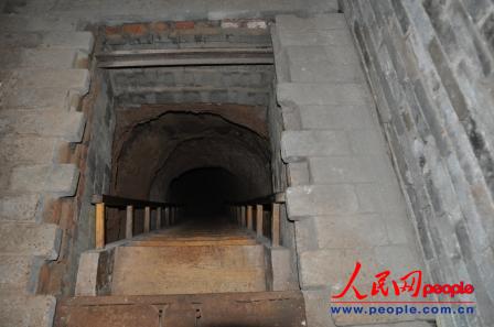 ɽ�׿���(zh��n)�ص��zַ���֮һ�����ڷ� �z��