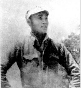 ���һ���1911��1941������Ұ�Q���M�����|��ʡ�|ꖿhʯ�������ˡ�1930������Ї����a(ch��n)�h��1931�ꡰ��һ�ˡ���׃���l(f��)����(j��ng)У��ͬ��������W(xu��)���ؼ��l(xi��ng)������1932��5���ڼ��l(xi��ng)�M����ƽ�|�����x��܊�����������ô�������ָ�]����(zh��n)�`��C(j��)��(d��ng)���˷Q��С��������1935�ꅢ�ӡ�һ��.�š��W(xu��)���ۇ��\(y��n)��(d��ng)�����u(y��)���\(y��n)��(d��ng)�еġ���������1939�����A��������(li��n)܊˾��T����ף��ΰ�·܊�x�켽܊�^(q��)��ʮ�F(tu��n)�F(tu��n)�L��1941��2��4�����r(sh��)�ΰ�·܊�x�켽܊�^(q��)��ʮ�F(tu��n)�F(tu��n)�L���һ�����ָ�]�����R�I��(zh��n)���в��Ҡ�������H30�q��