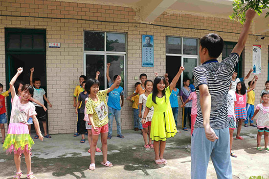 �V�|�t(y��)�ƴ�W(xu��)��΢�m���ġ�����F��ڏV�|ʡ�����������(zh��n)ͬ��С�W(xu��)֧�̣�־Ը�߽�ͬ��С�W(xu��)�W(xu��)���\��ǰ�������Ԝp���\�ӂ�����