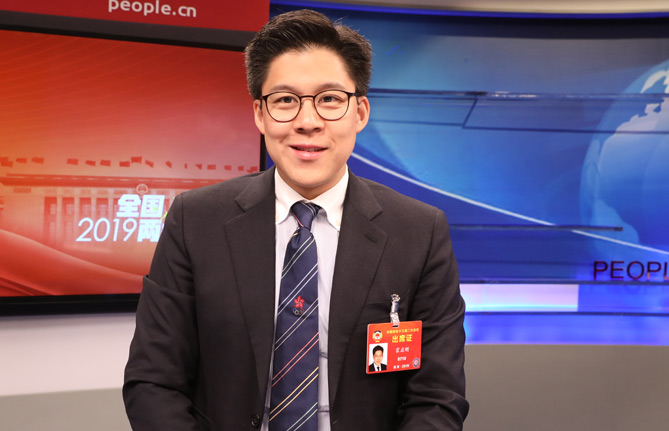 全國(guó)政協(xié)委員、香港各界青少年活動(dòng)委員會(huì)執(zhí)行主席霍啟剛：推動(dòng)年輕人積極參與國(guó)家發(fā)展進(jìn)程