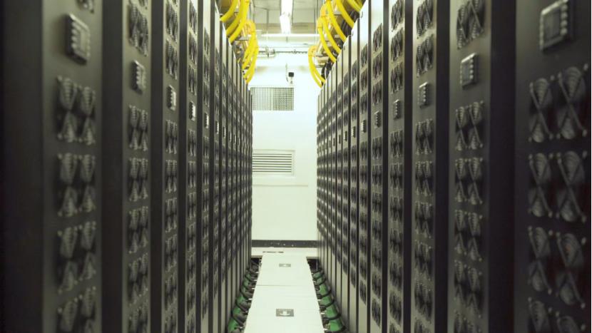 貴安超算中心內的機房。人民網 陽茜攝