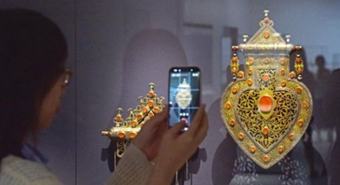 紐約大都會藝術(shù)博物館珠寶香港展出